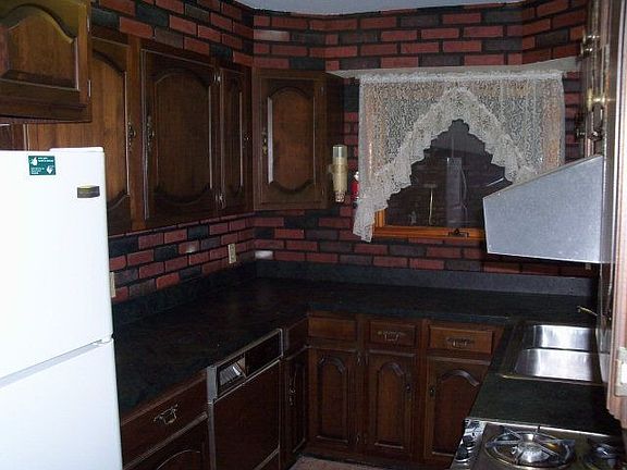 3rd image of 117 Ferndale Dr