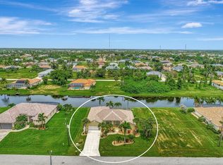 29 Tournament Rd, Rotonda West, FL 33947