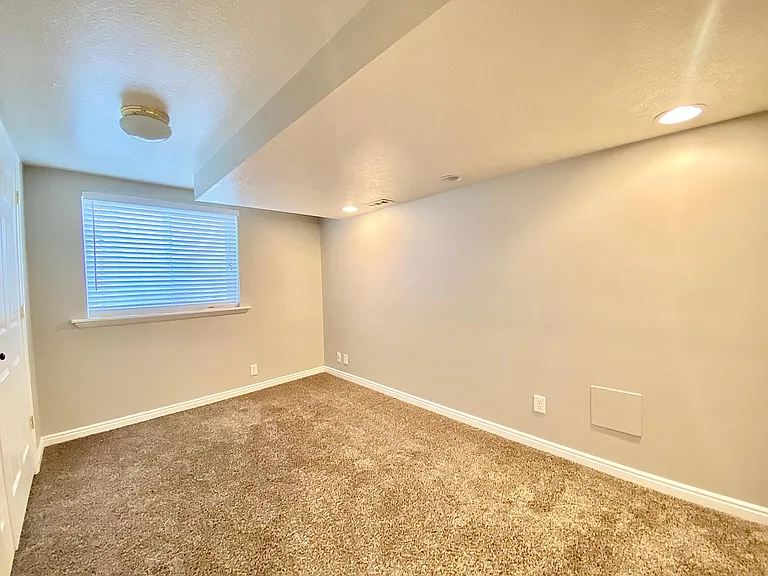 1434 N 2575 W — Photo 24
