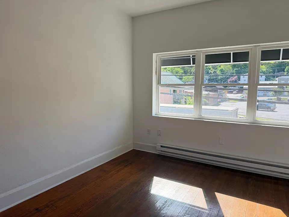 33 N Washington St #5