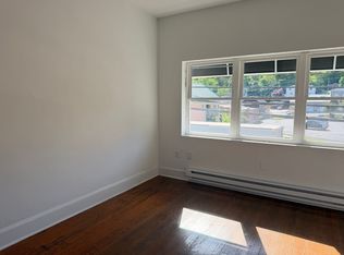 33 N Washington St APT 5, Berkeley Springs, WV 25411