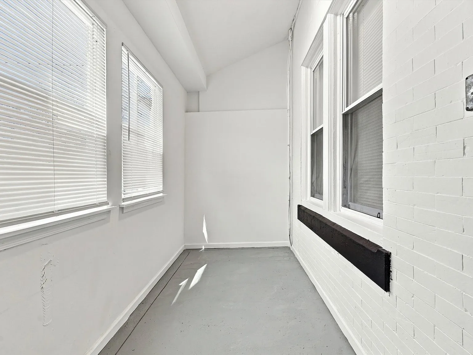 3 bed, 1222 sqft, $1,650 — Photo 2