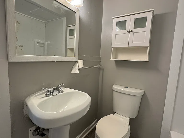 69 Kinsley St #1-D — Photo 19