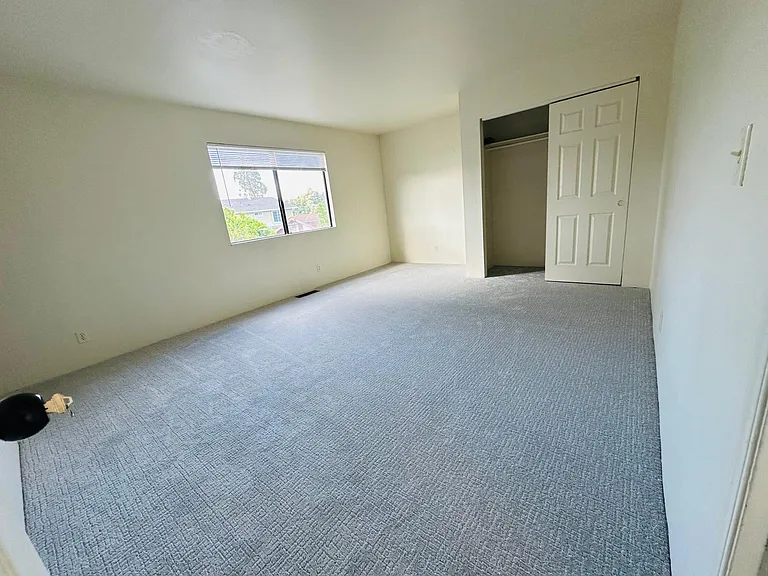 3rd bedroom/2nd floor