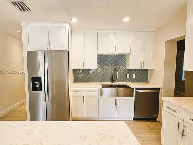6550 SW 28th St — Photo 5