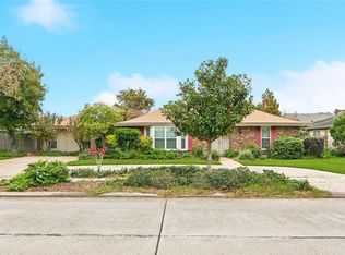 4717 Transcontinental Dr, Metairie, LA 70006