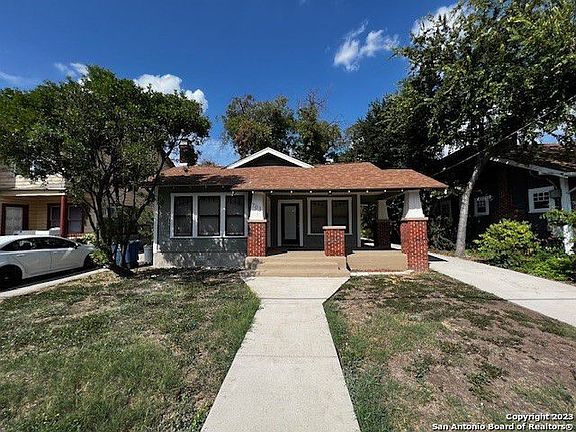 2nd image of 703 E Ashby Pl