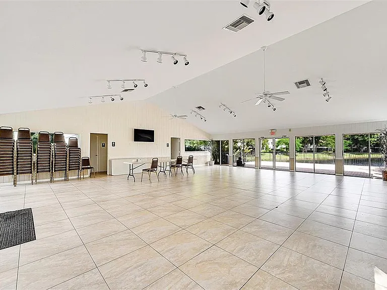 117 Gardens Dr #204 — Photo 25
