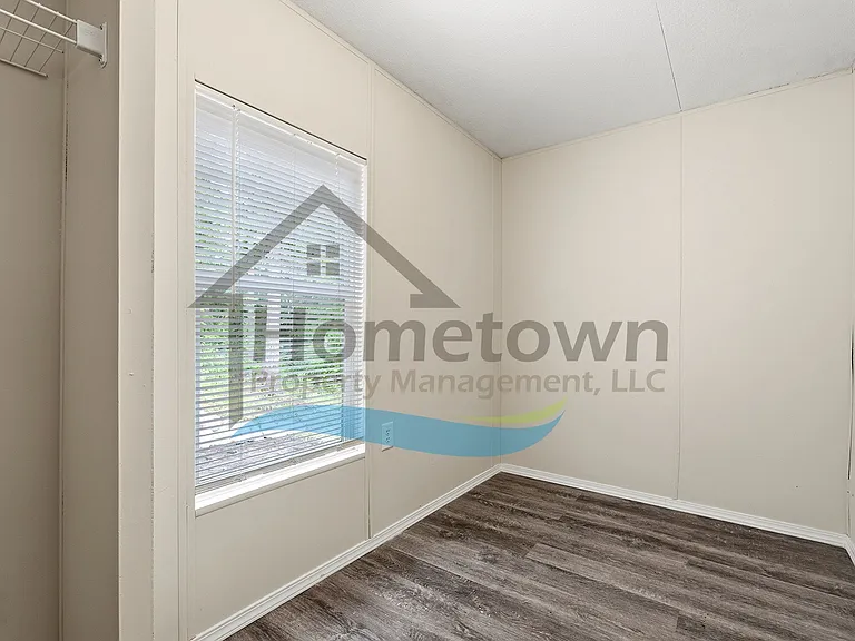 136 Cedar Hl — Photo 7