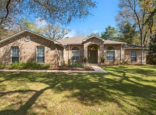 845 Waterview Cove Dr, Freeport, FL 32439