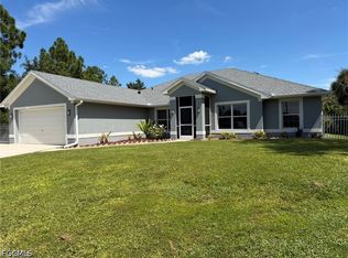 702 Calvin Ave, Lehigh Acres, FL 33972