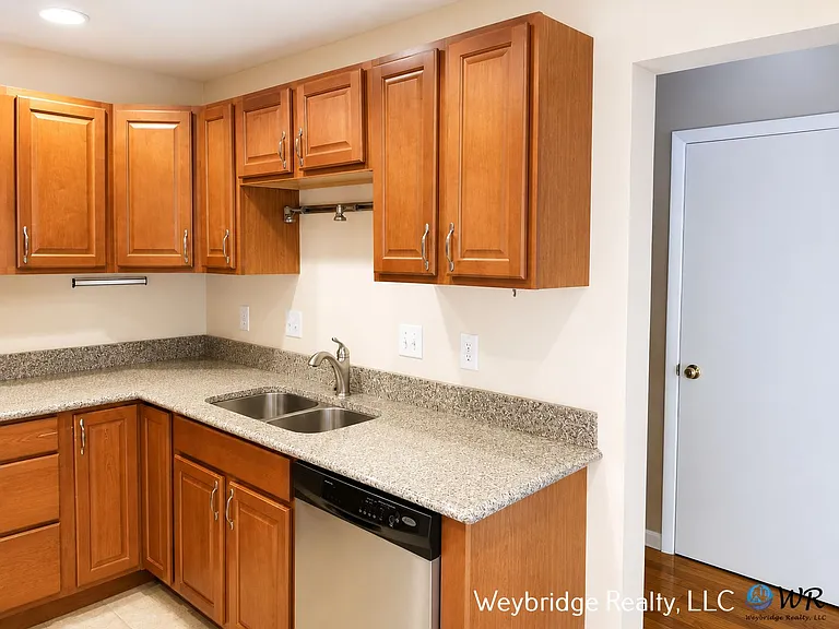 9821 Timbers Dr — Photo 4