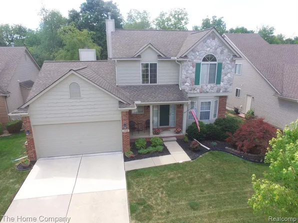 2957 River Meadow Cir, Canton, MI 48188