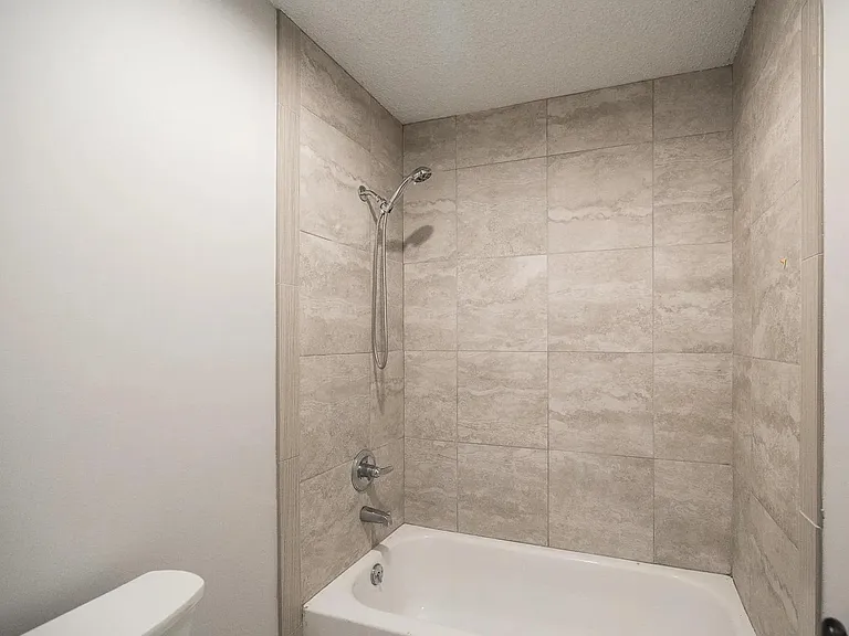 210 Appleby Mews Dr #115 — Photo 4