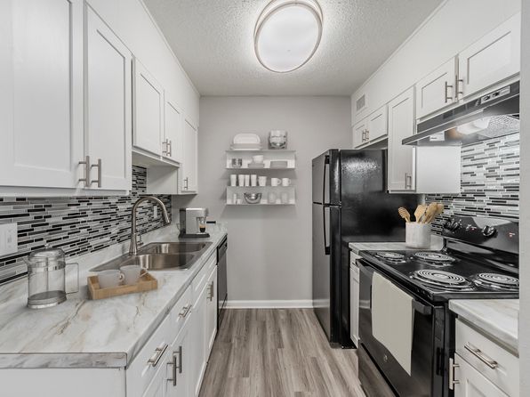 602 W Pioneer Pkwy #640G