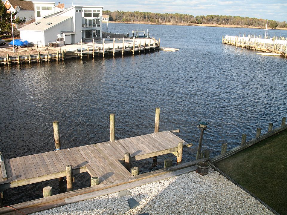 View of maintenance free yard