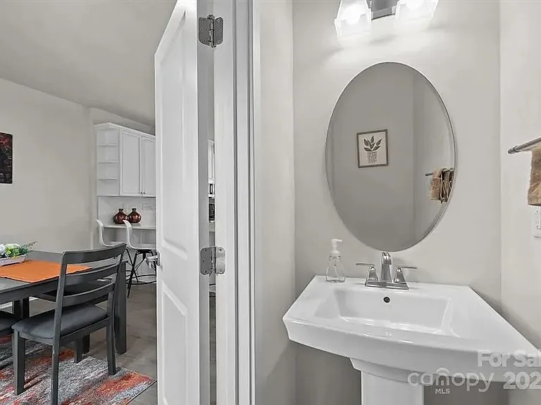 912 Broad River Ln — Photo 6