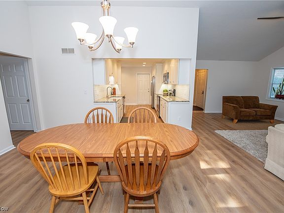 4th image of 895 Briarcliff Ct