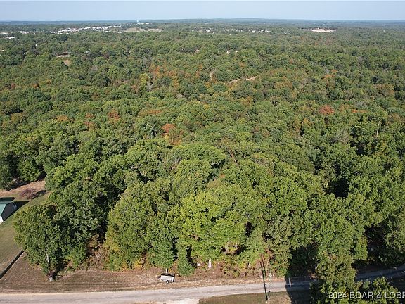 5th image of 130 Little Acres Boulevard