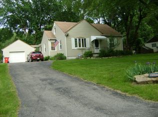 829 S Trail Ridge Dr, Independence, MO 64050