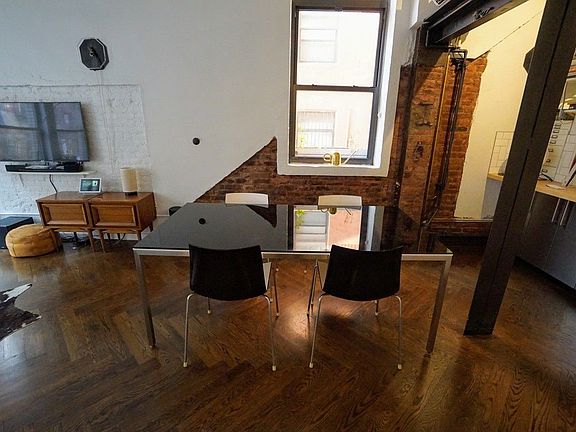 3rd image of 165 Henry St APT 201