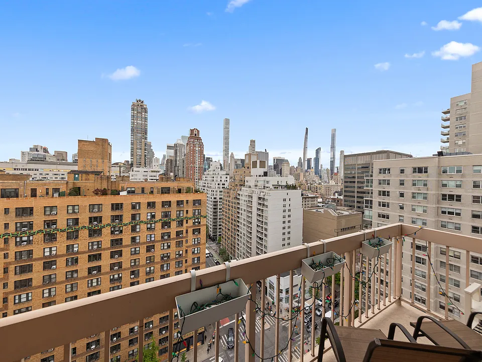 200 E 69th St #19D