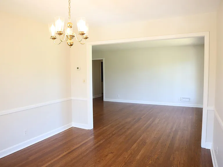 2331 Thornhill Rd — Photo 21