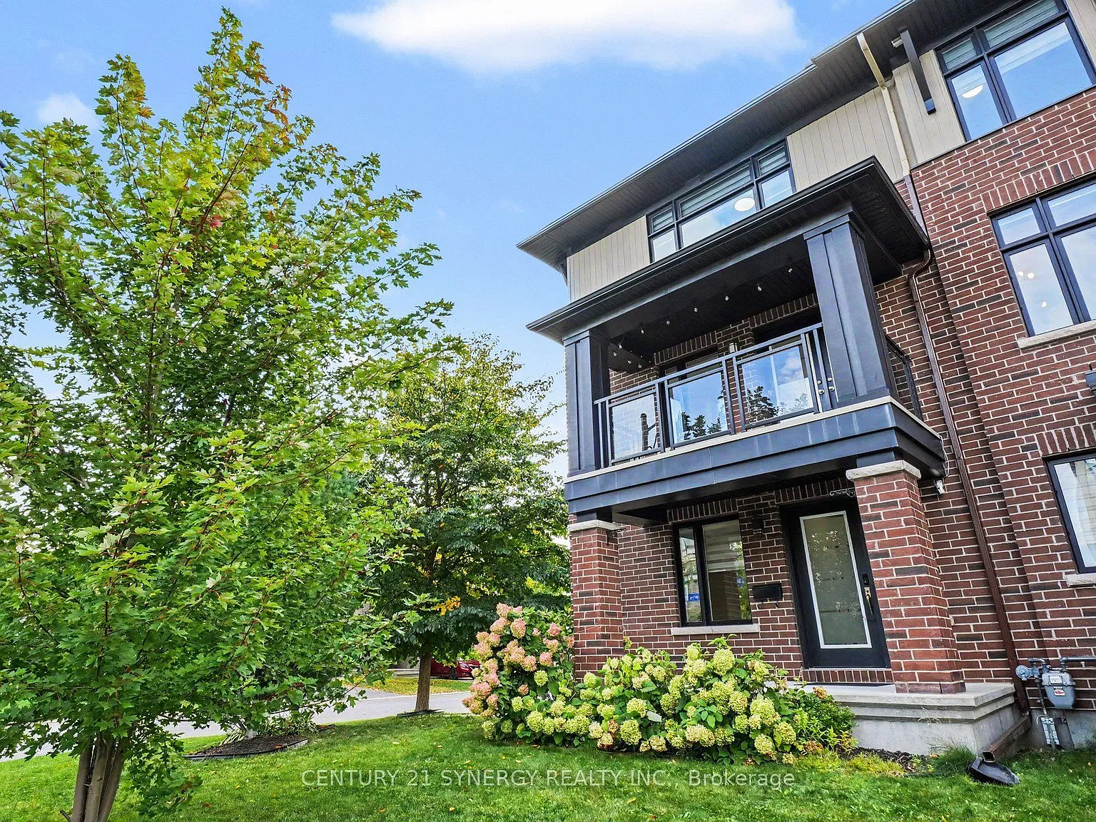 3 bed, $2,650 — Photo 2