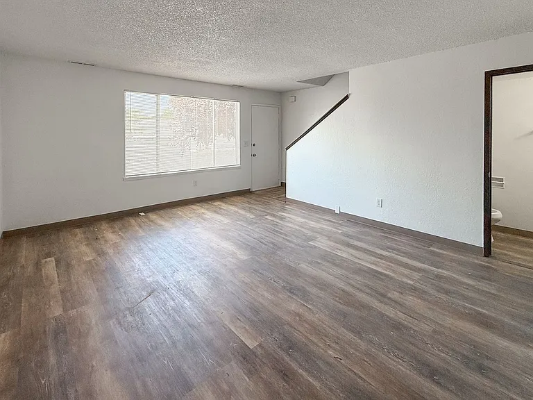 Tahoma Park Apartments — Photo 41