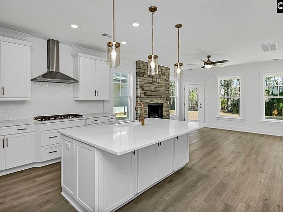 7th image of this home