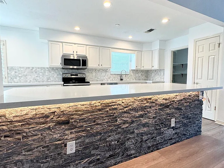 3019 Keats Dr — Photo 15