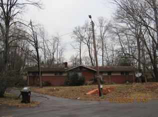 121 E Irving Ln, Oak Ridge, TN 37830