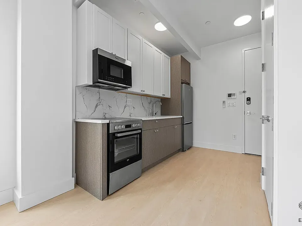 833 Maple St #3D