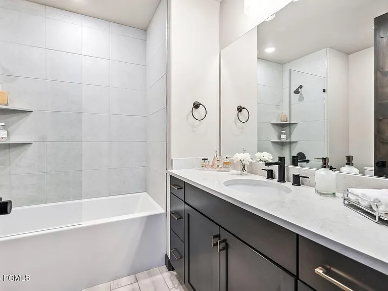 3751 Blackstone Dr #2J — Photo 19