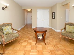 5 Roosevelt Pl APT 3G, Montclair, NJ 07042