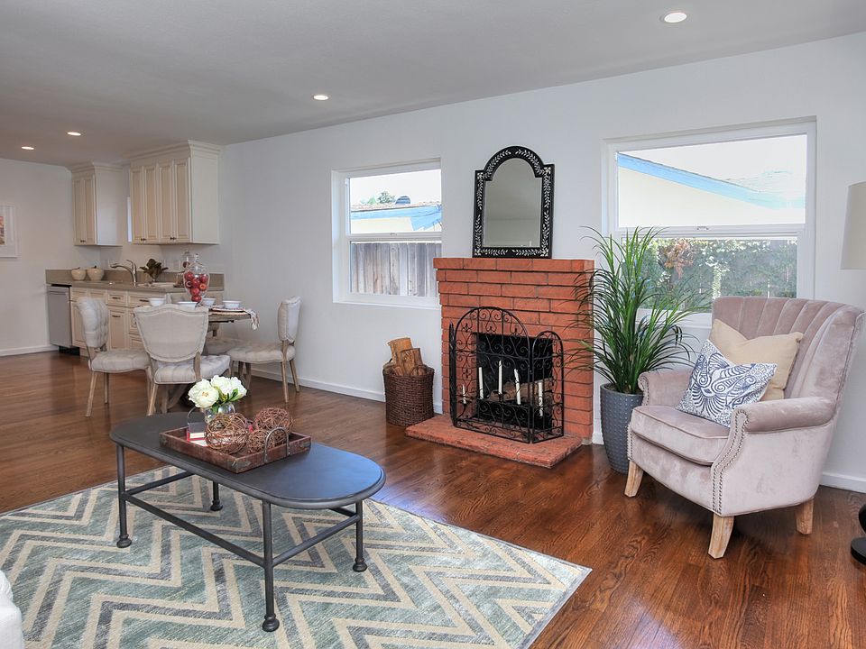 2nd image of 1728 Gillespie St