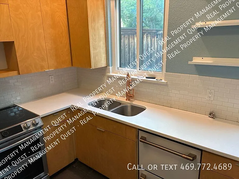 3948 Buena Vista St #105 — Photo 8