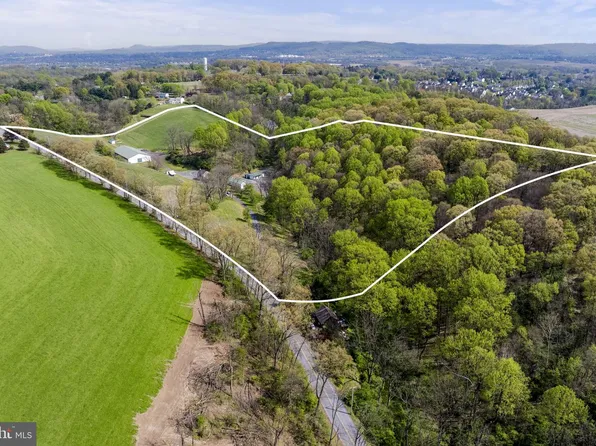110 Wooltown Rd, Wernersville, PA 19565