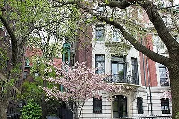 Sold by Ann Ferguson, LLC | media 10