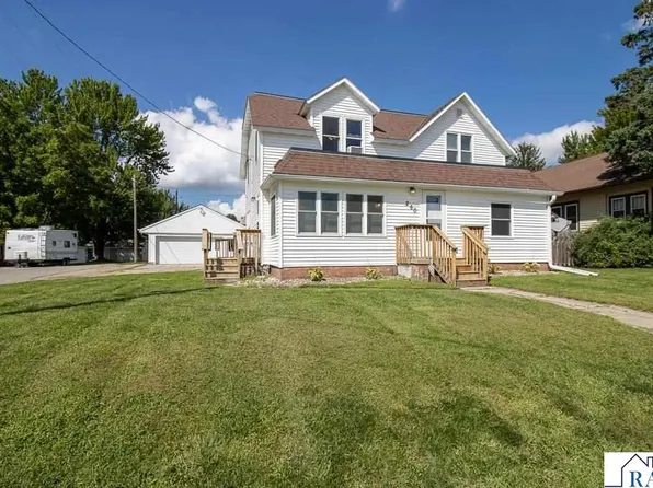 260 E Minnesota St, Le Center, MN 56057