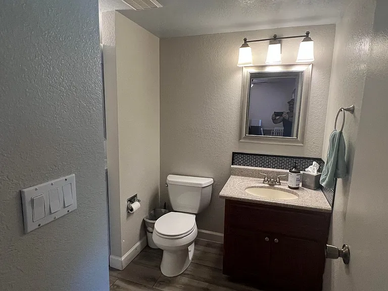 602 N Easy St #C — Photo 6