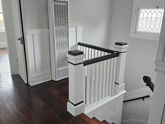 5th image of 50 Bonita St
