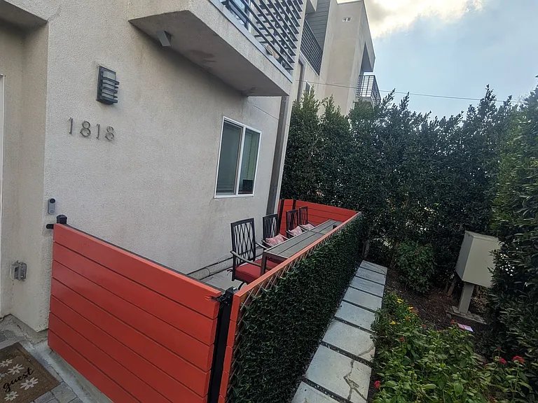 1818 Thurman Ave — Photo 4
