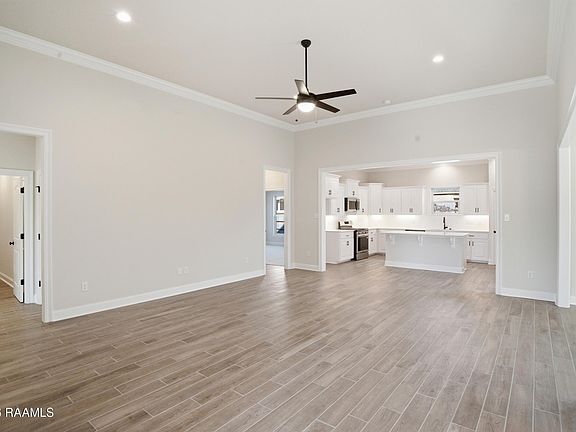 3rd image of 107 Fairdale Dr