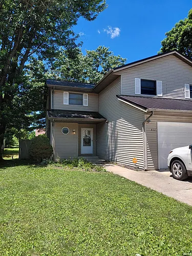 402 S Village Ct Photo 1