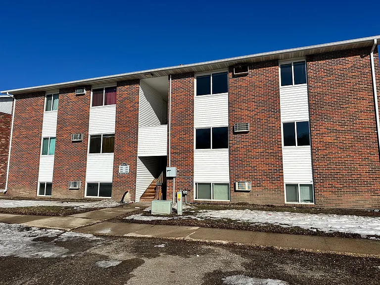 24th St. Apartments — Photo 33