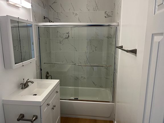 5th image of 10360 Vernon Ave APT 8