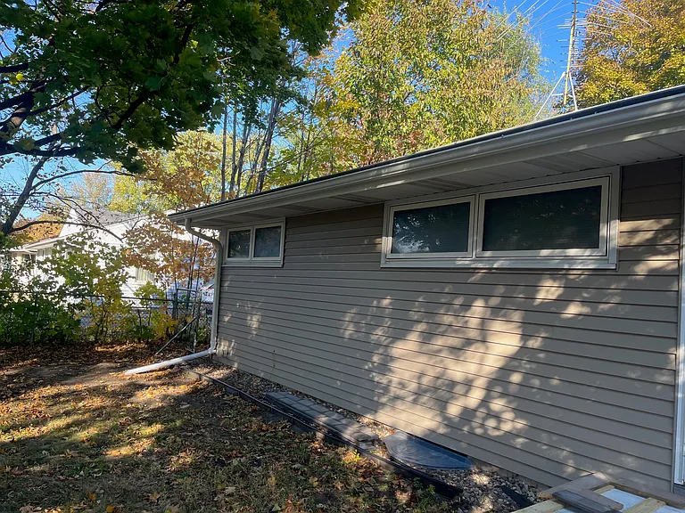 10441 York Ave S — Photo 4
