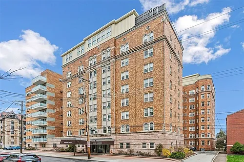 144 N Dithridge St #702 Photo 1