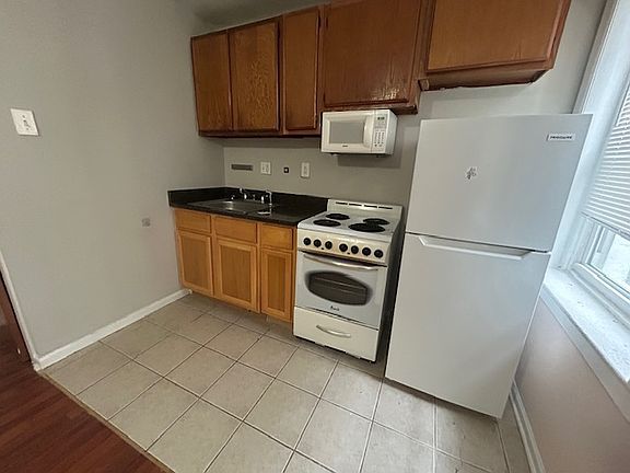 4th image of 3416 Spring Garden St #7